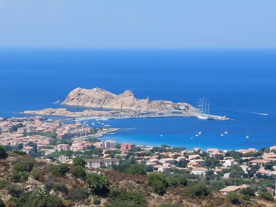 Appartement T4 Tres Bien Situe Et Climatise LʼÎle-Rousse Eksteriør bilde